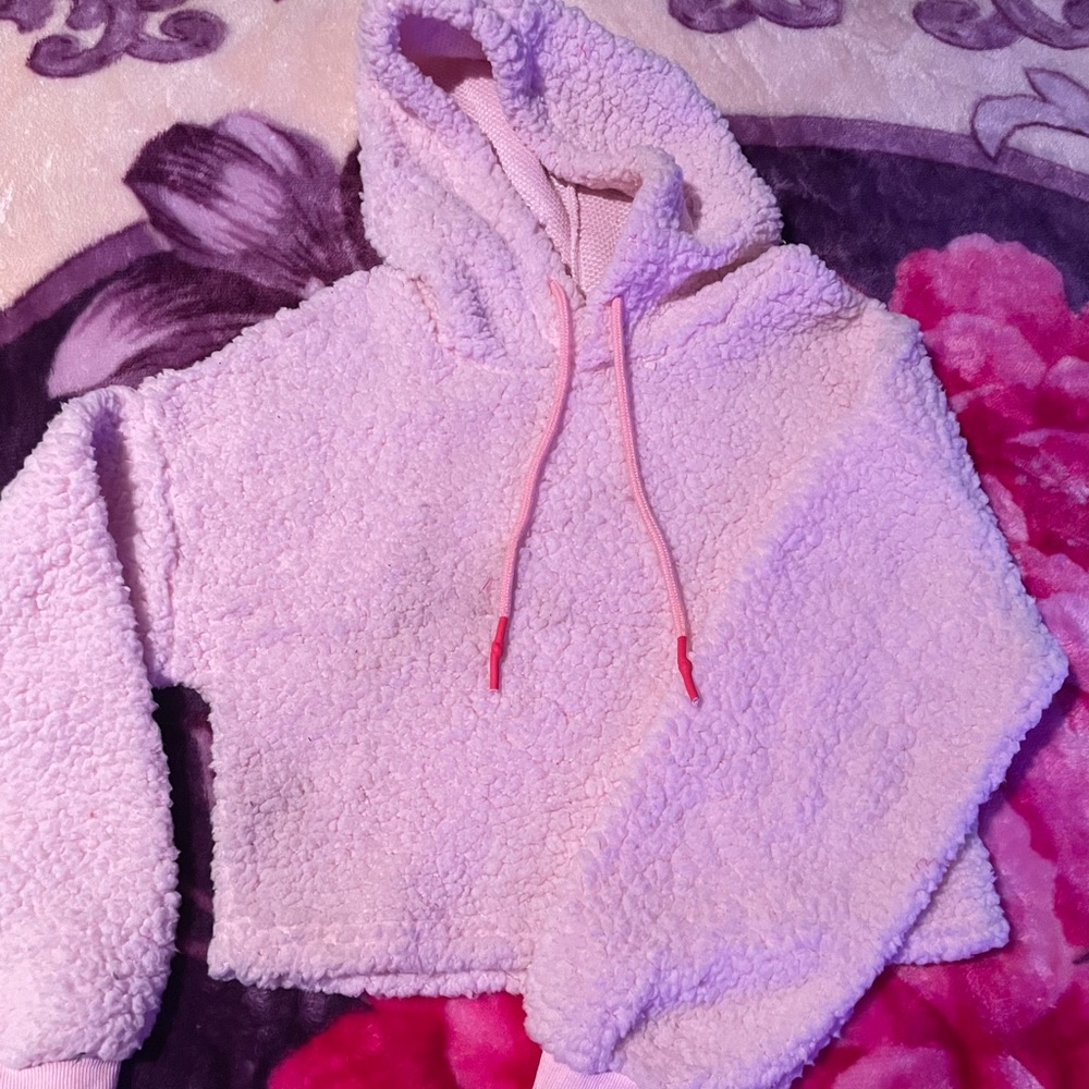 light pink cropped drop shoulder teddy sweater💘